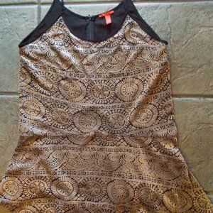 EUC Women's lined tan & black top by C&V